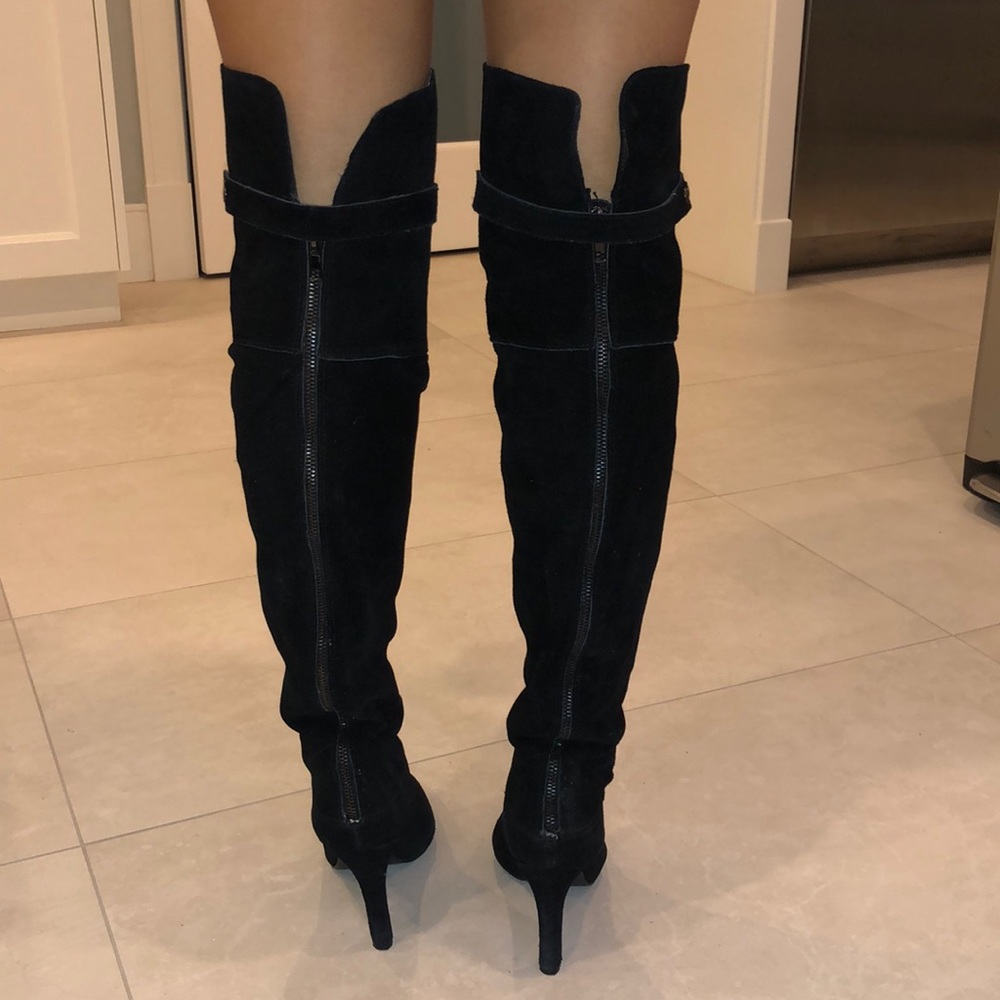 Over the Knee suede pointed toe heel. Size 6.5 - Picture 3 of 11